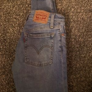 levi’s moms jeans